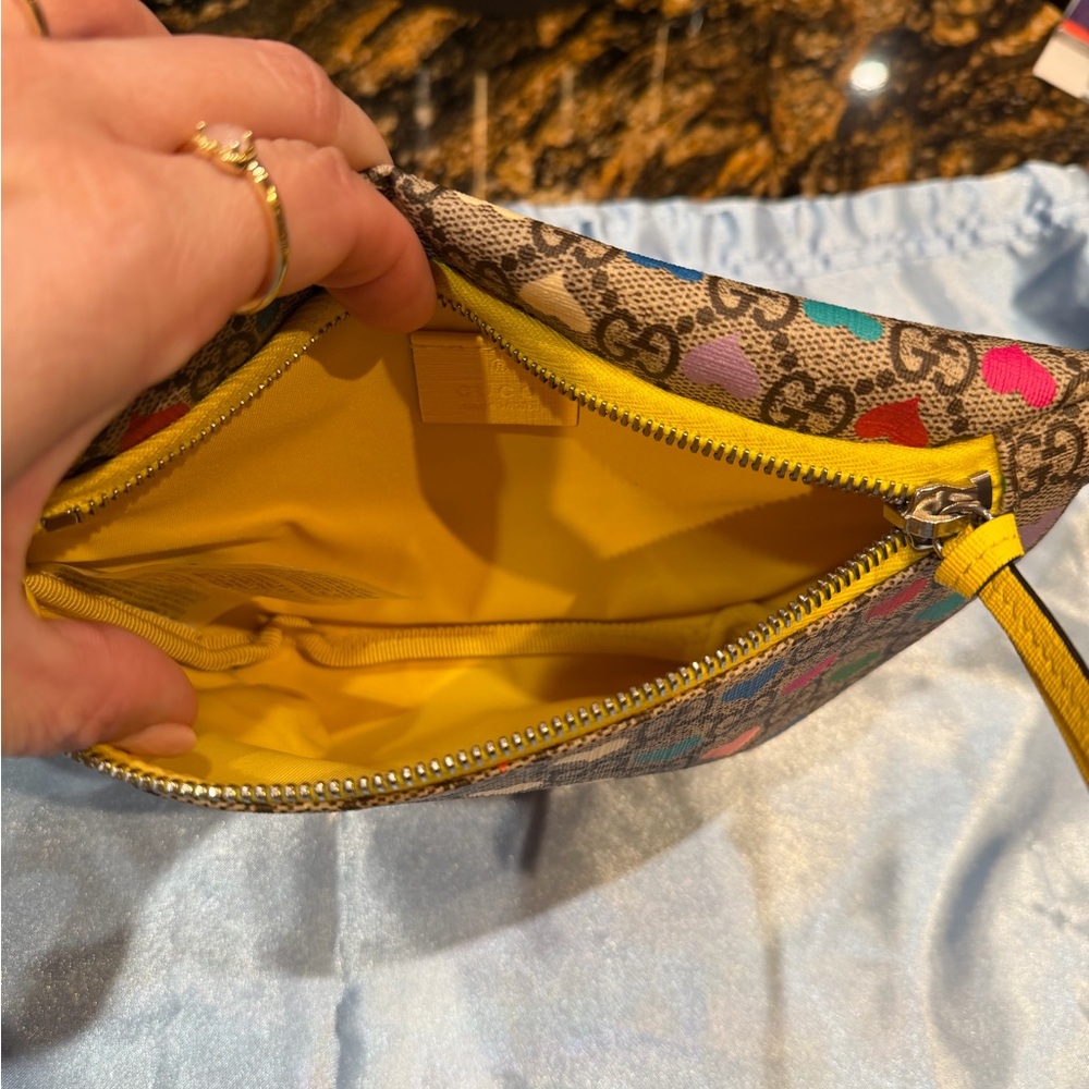 Gucci Multicolor Heart Print Crossbody Bag - Picture 5 of 13